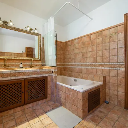 Casa De Lujo En Torre Valentina Holiday home *