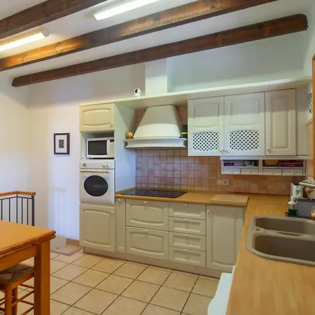 Hébergement de vacances Casa De Lujo En Torre Valentina